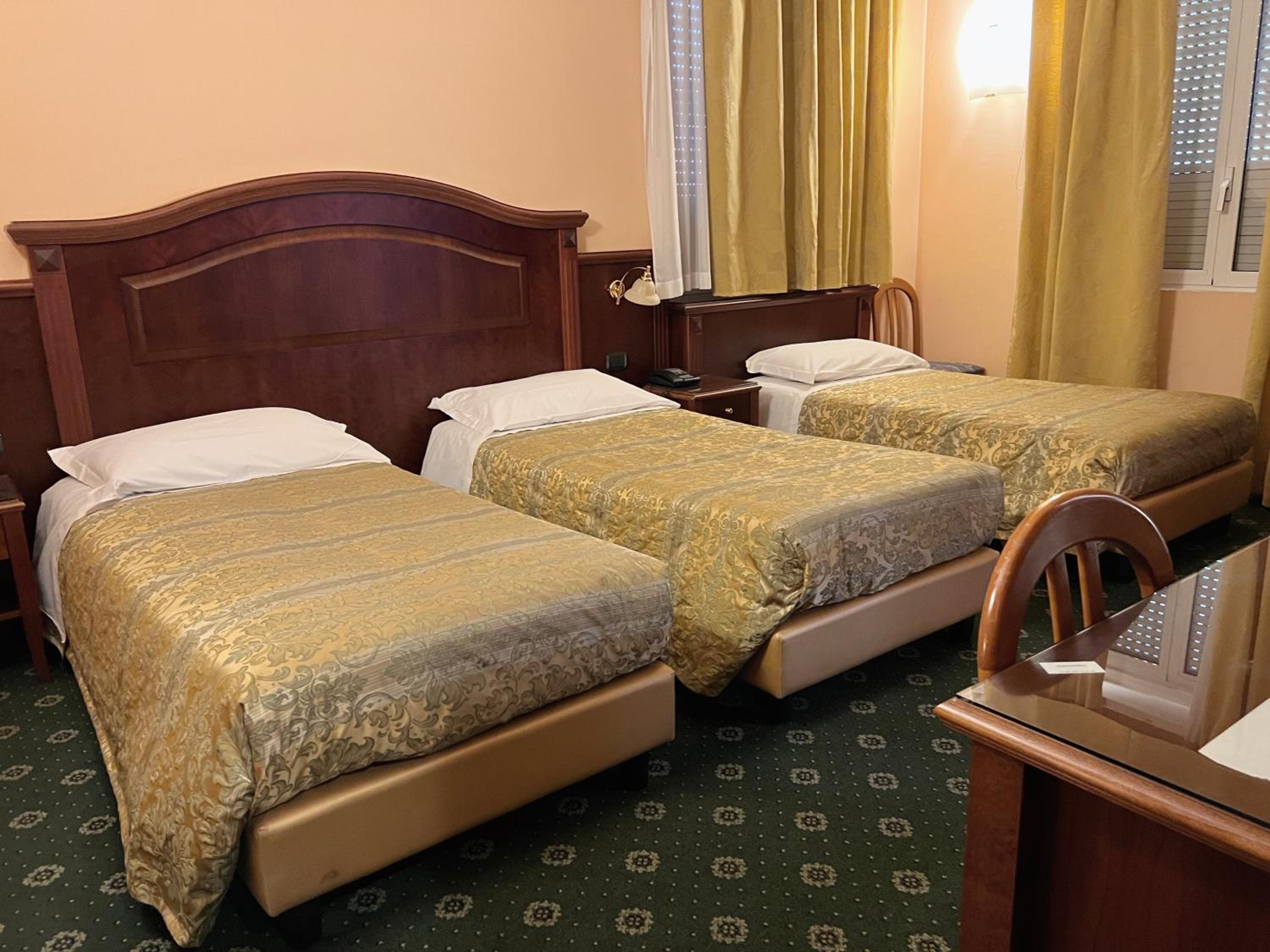Hotel Valganna Srl Ex Valganna 26/50