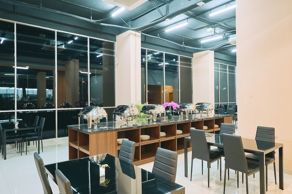 Horison Suite and Residences Iswara Bekasi 16/18