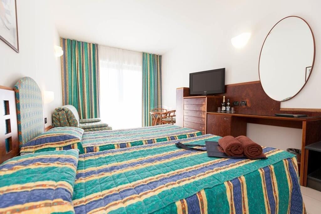 SUPERIOR, DOUBLE BED