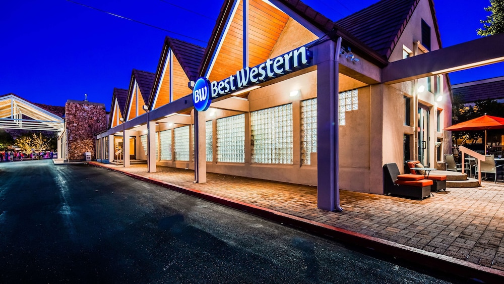 Town & Country Inn 44/50