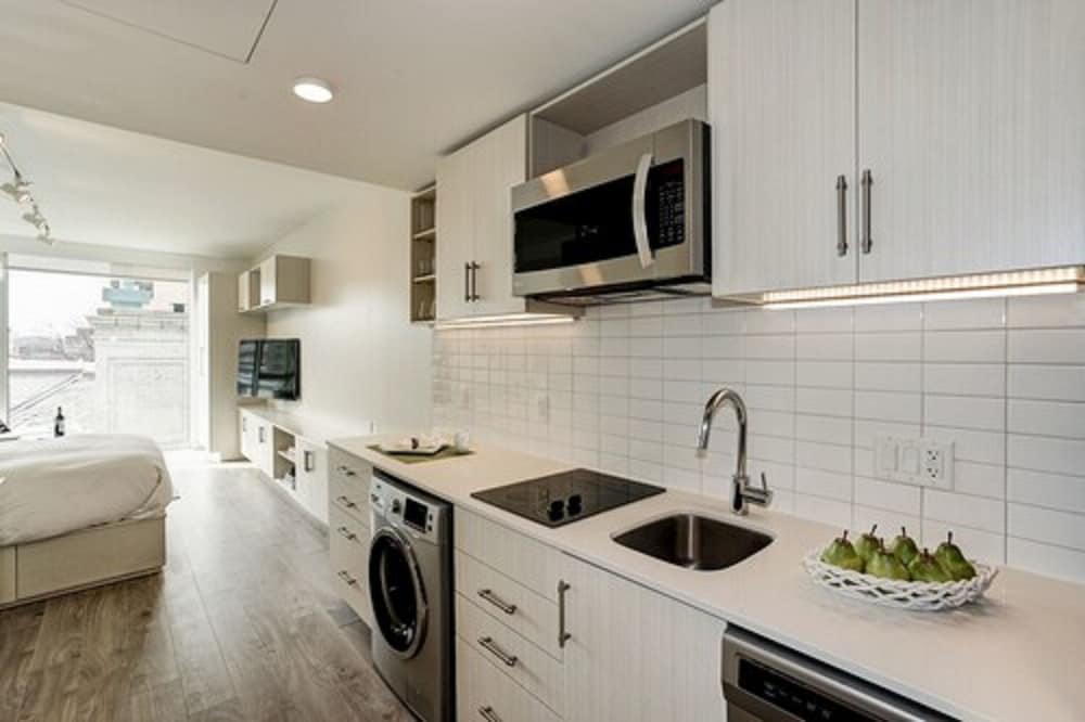 Placemakr Dupont Circle 34/64