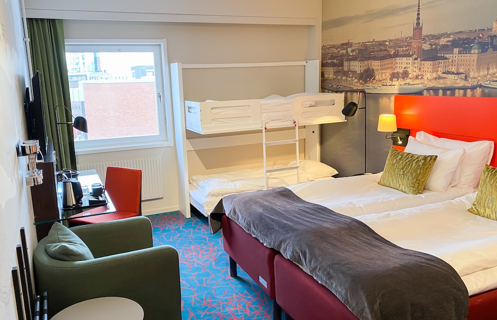 ROOM 4, CLASSIC