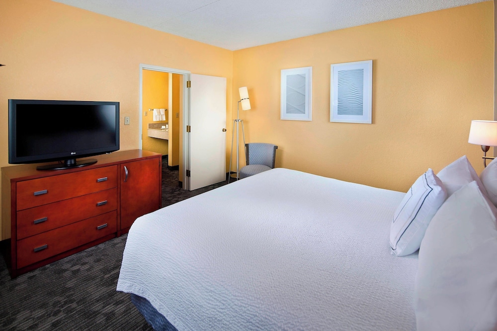 Room at Courtyard By Marriott Miami Airport West Doral, MIAMI - FL