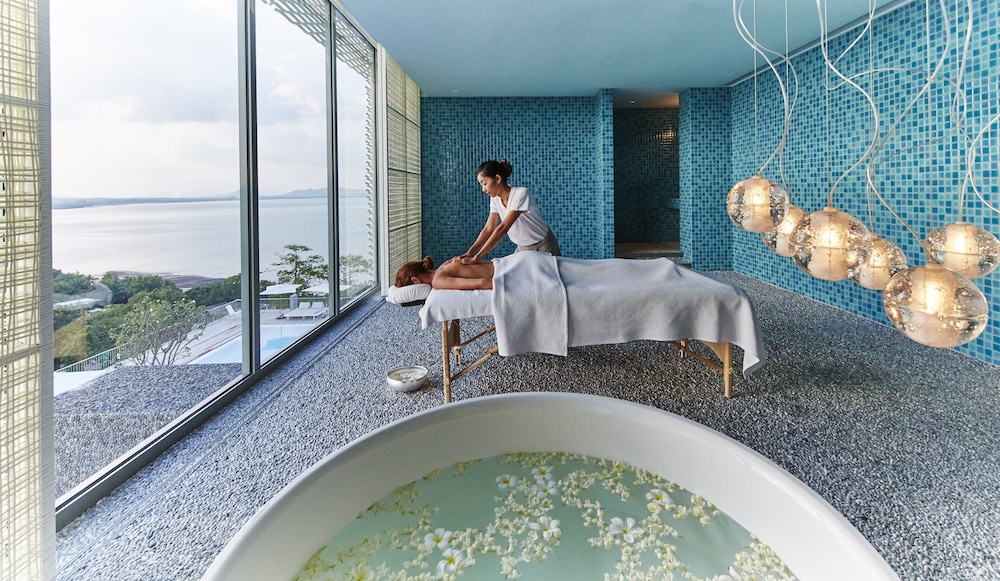 swimming pool spa