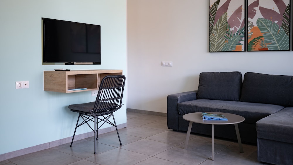 Blue Bay Lodges 20/50