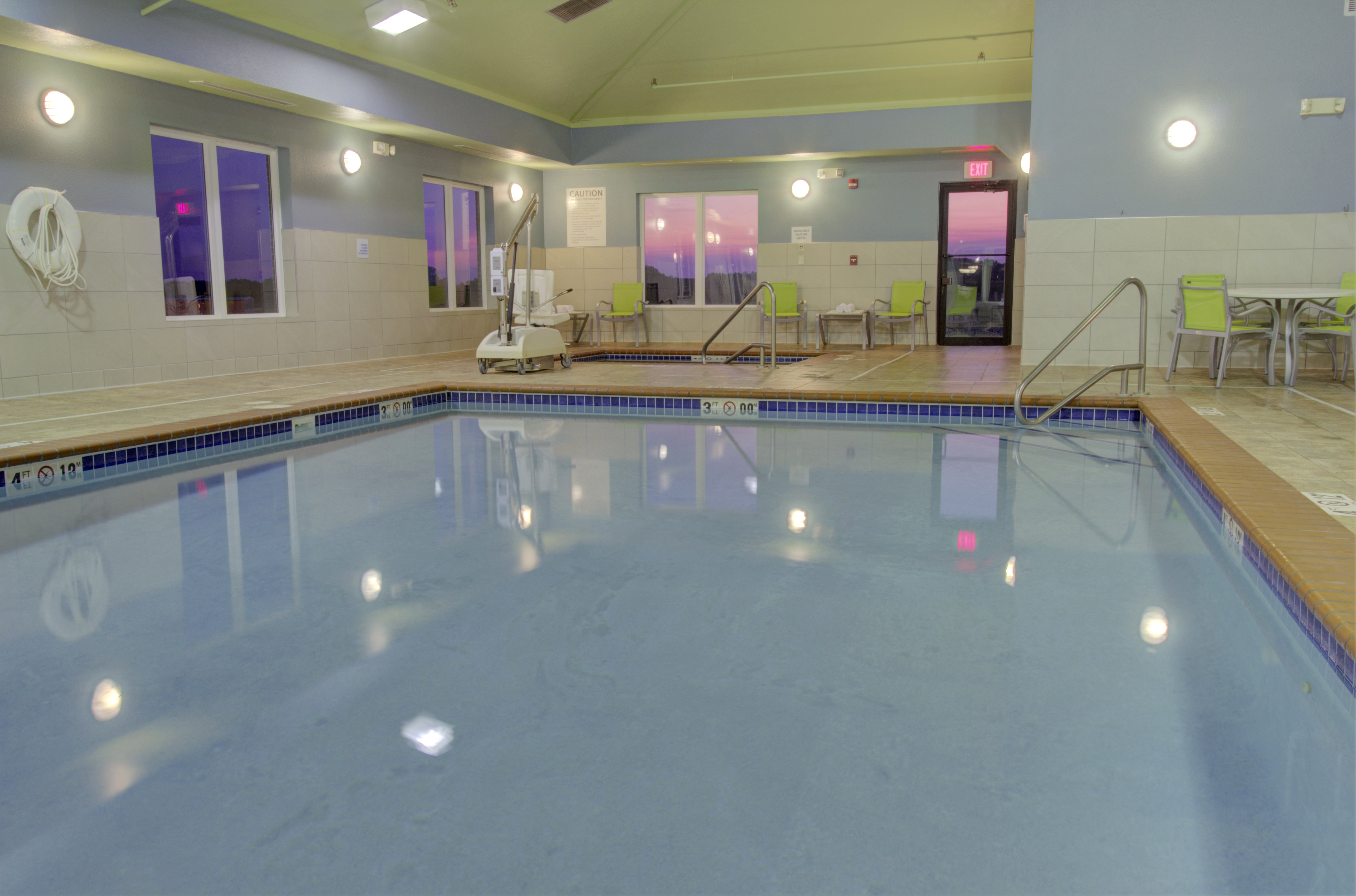 Holiday Inn Express Hotel Suites Le Mars 33/48