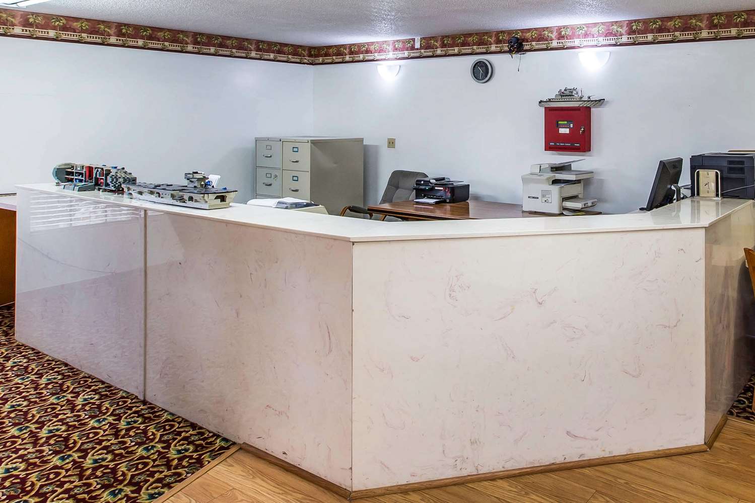 Econo Lodge Inn & Suites Albany North 1/41