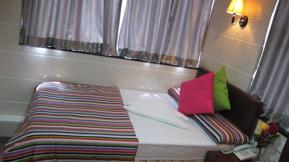 Ashoka Hostel 18/39