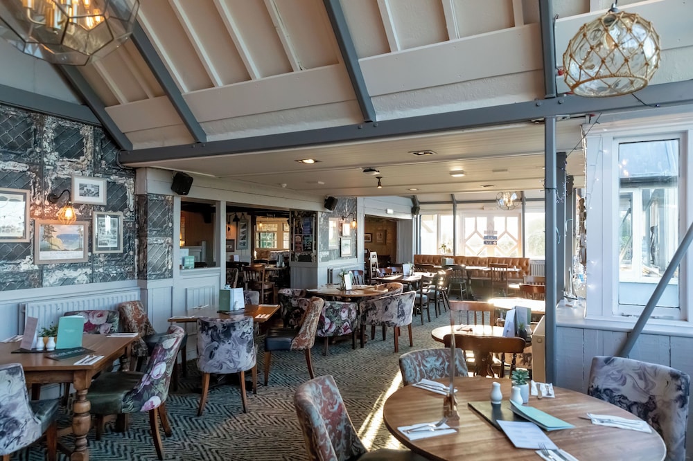 Spy Glass & Kettle Hotel 29/41