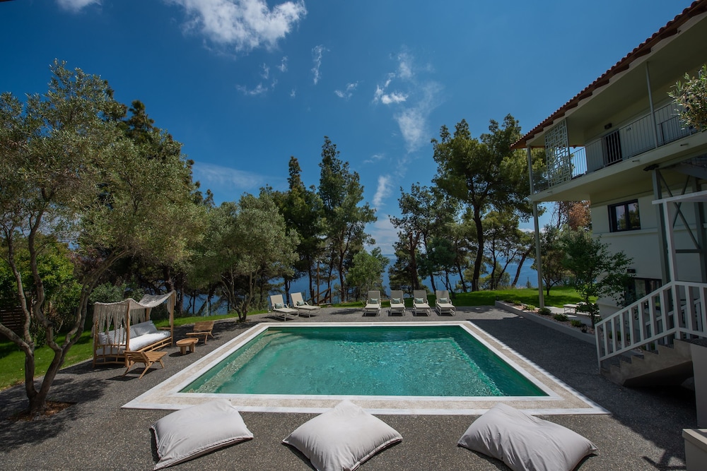 Elies 33 Bio Retreat - Adults Only 18/25