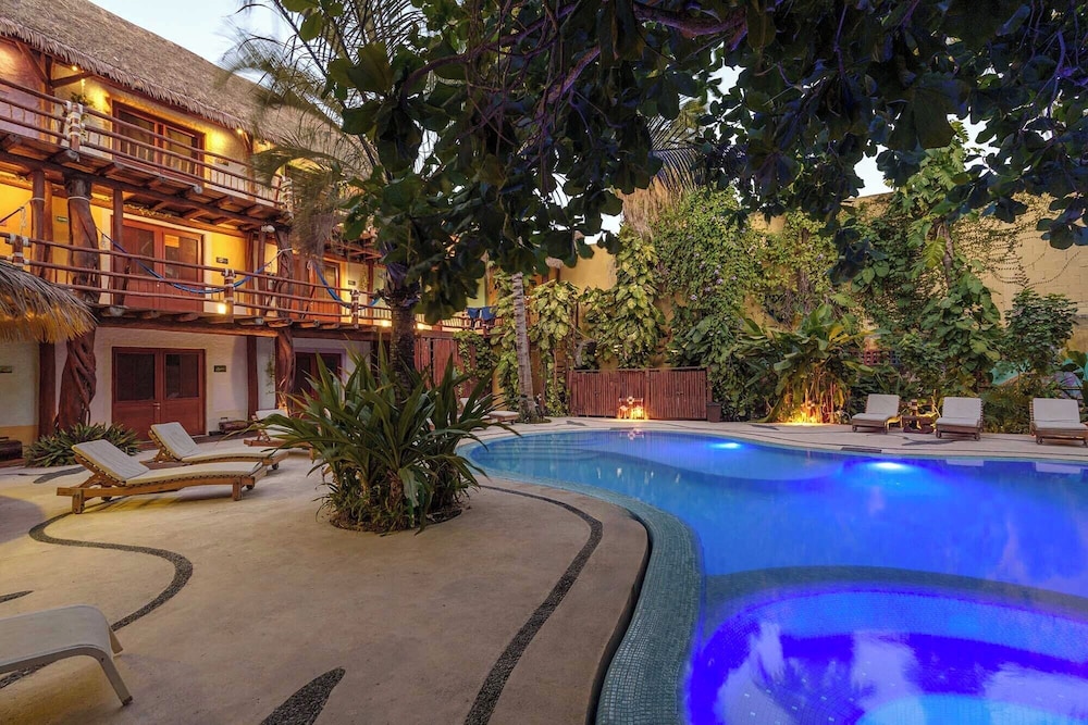 Hotel El Pueblito 43/50