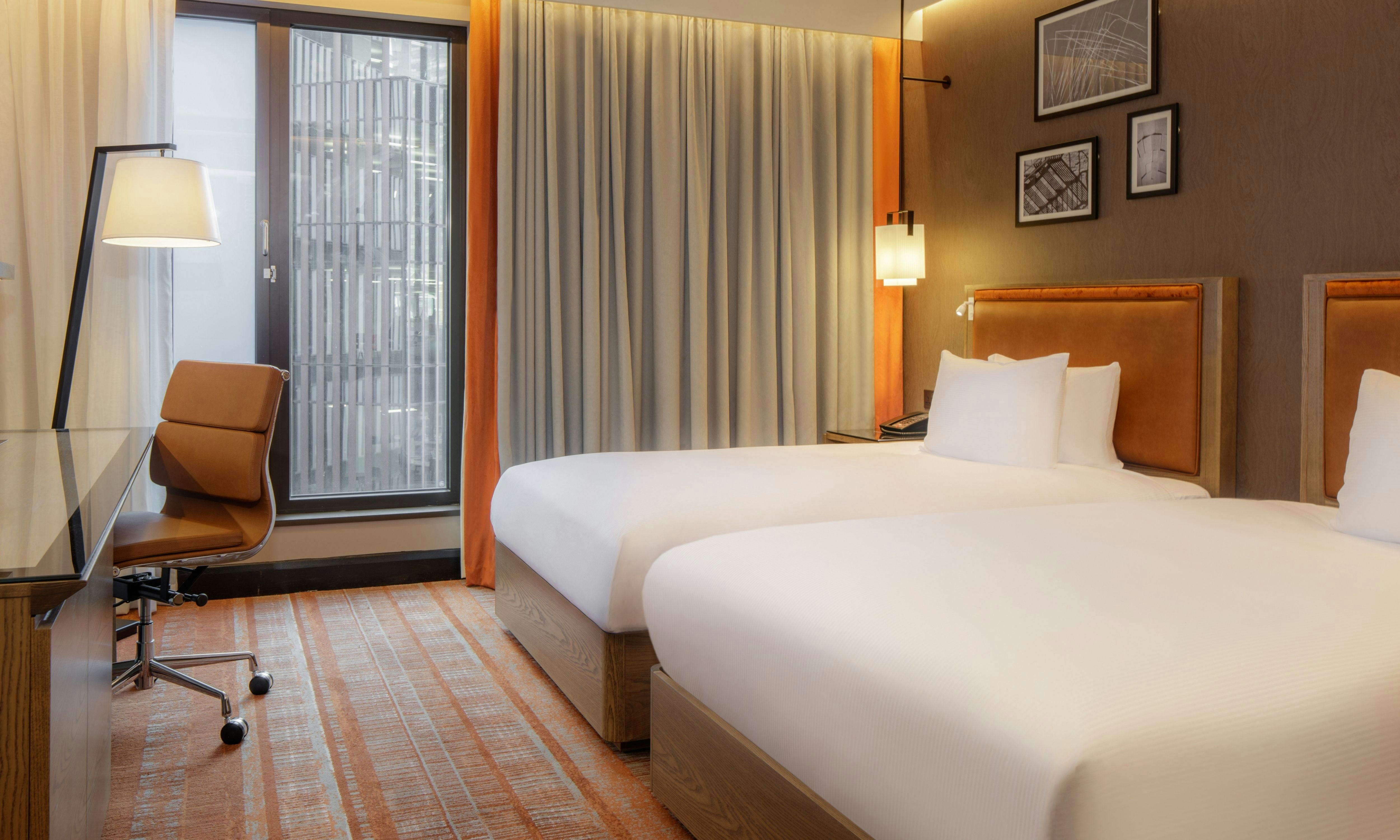 GUEST ROOM, TWIN BEDS