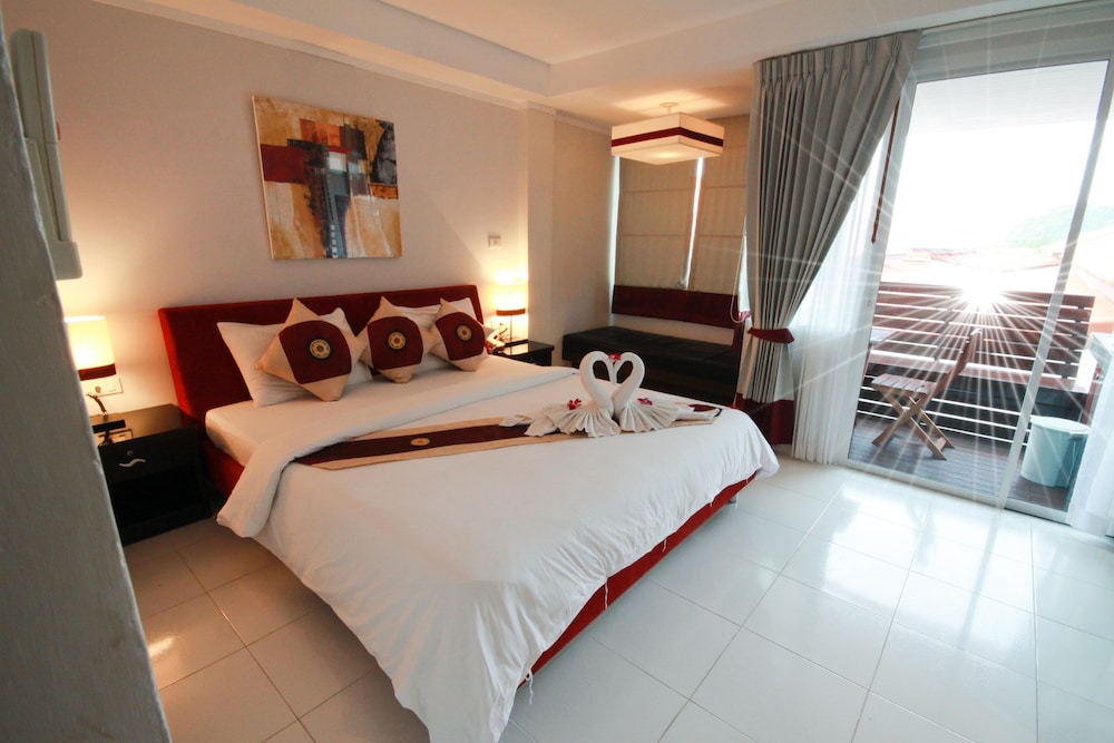 Kata Beach Studio Service Apartment 15/50