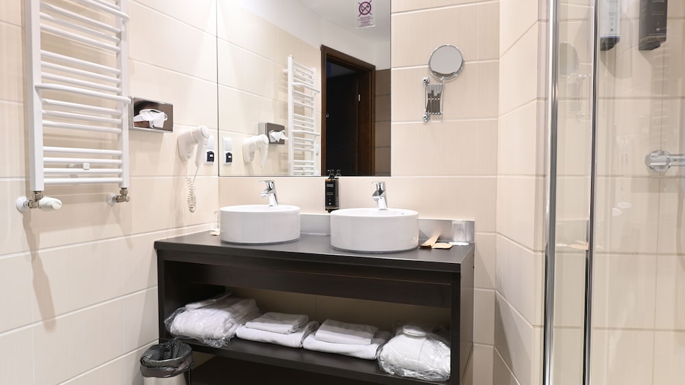 Mercure Piotrkow Trybunalski Vestil 49/50