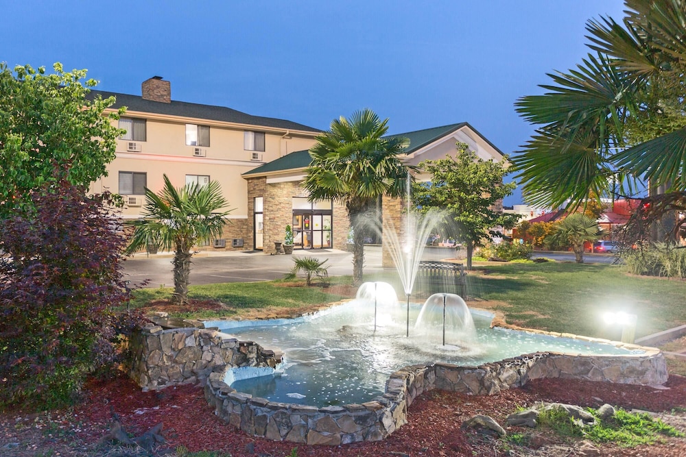 Super 8 By Wyndham Anderson/Clemson Area 36/38