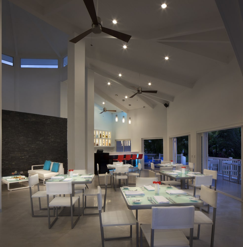 Azul Ocean Club Hotel 50/68