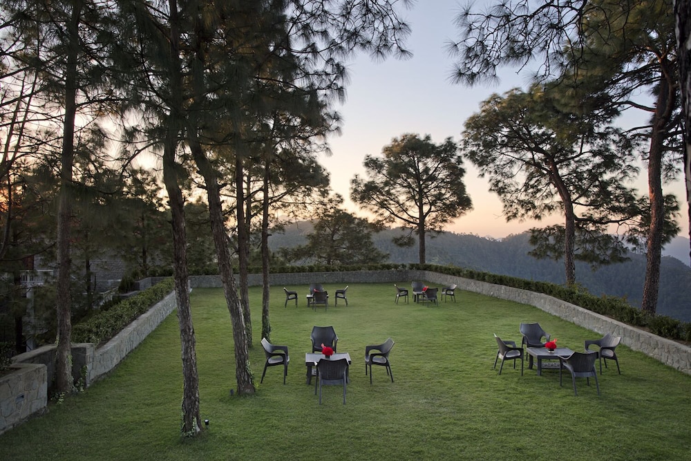 Fortune Select Forest Hill Kasauli 11/30
