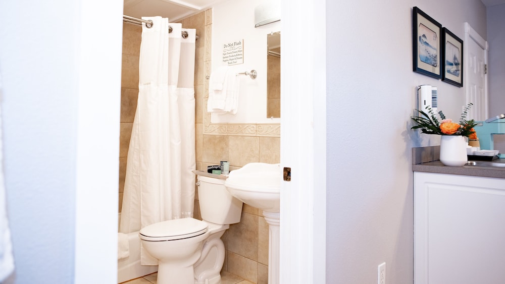 Meranova Guest Inn 43/50