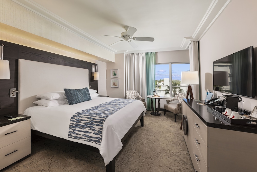 ROOM, KING BED, CITY VIEW