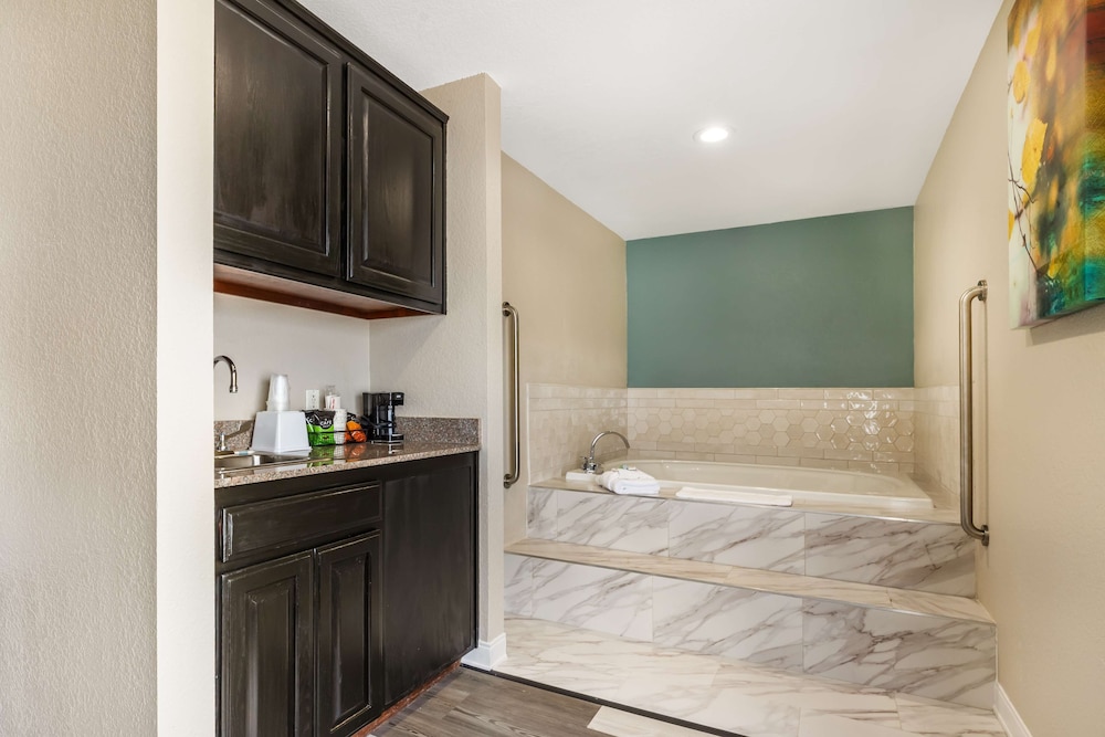 Best Western Prime Inn & Suites 2/29
