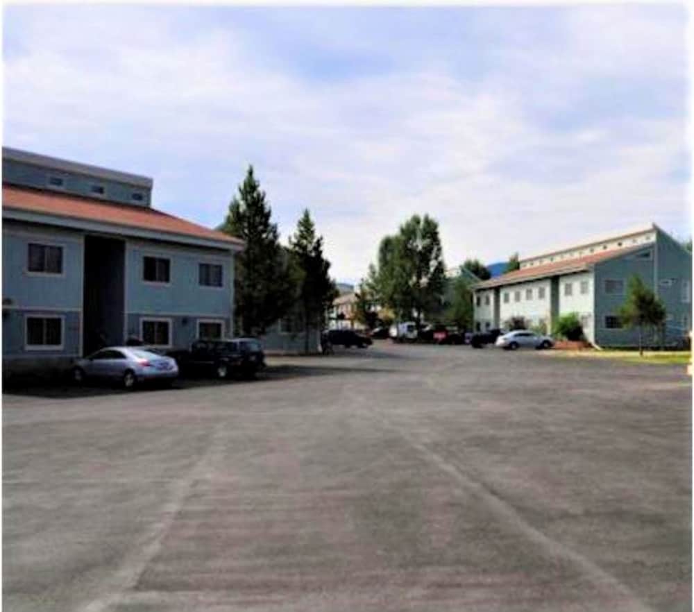 Twin Rivers Condominiums by Alderwood Colorado Management 36/47
