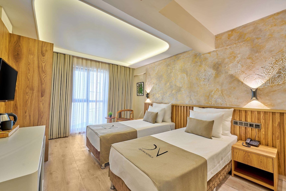 Der Inn Hotel Lara 33/58