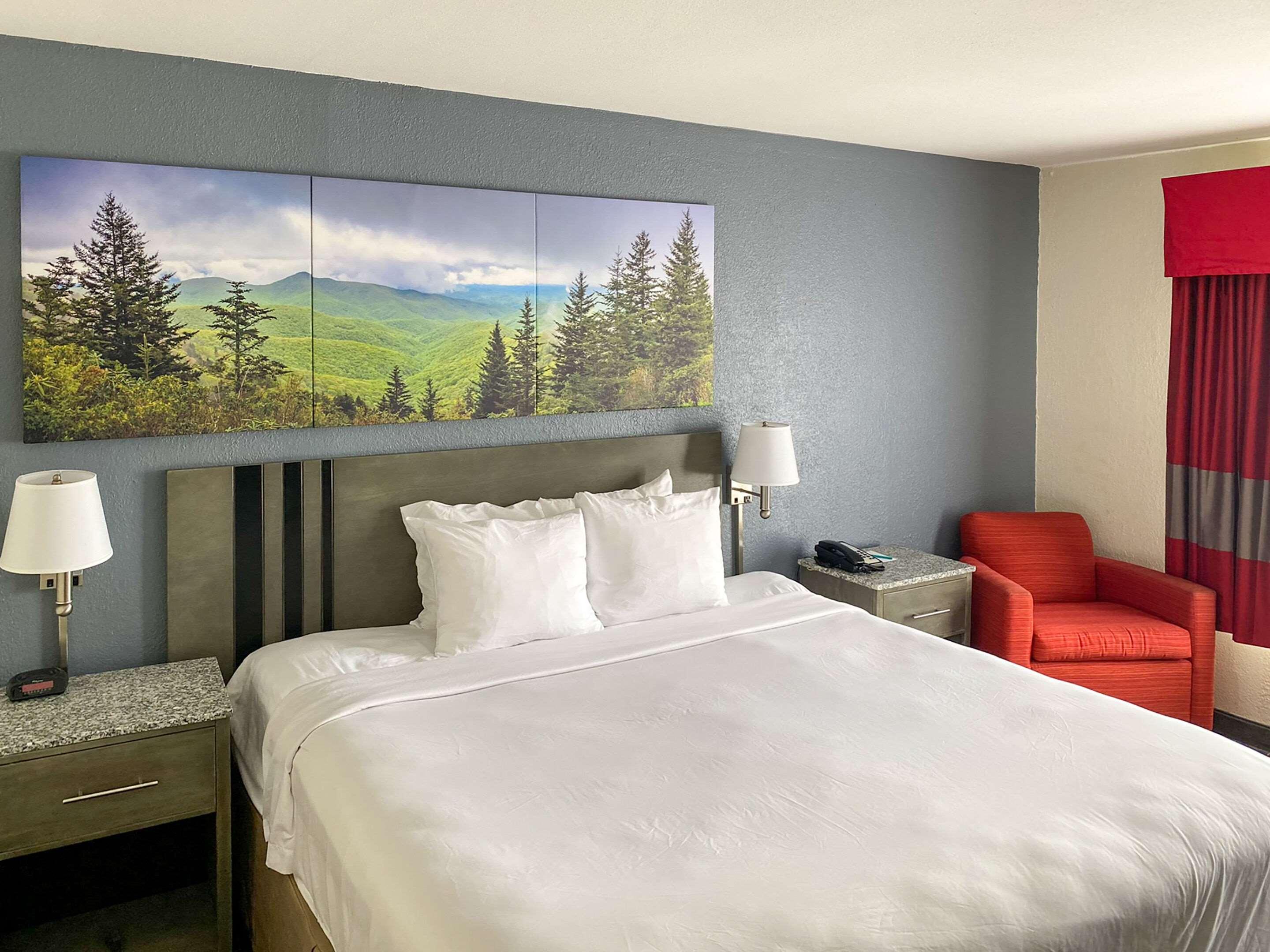 UPGRADE, KING BED, ACCESSIBLE