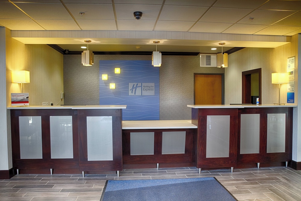 HOLIDAY INN EXPRESS SUITES SIDNEY 7/60