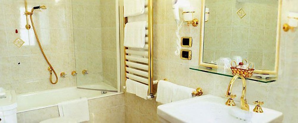 Hotel Lux 42/43