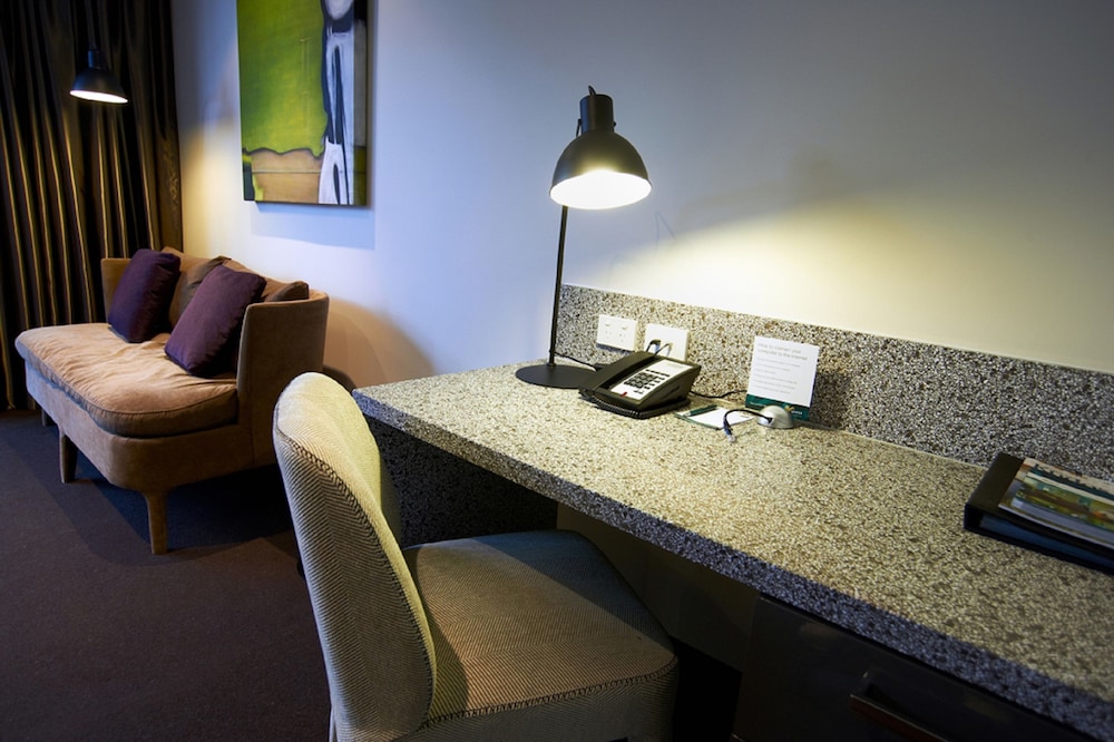 MainStay Suites Hawthorn 36/48