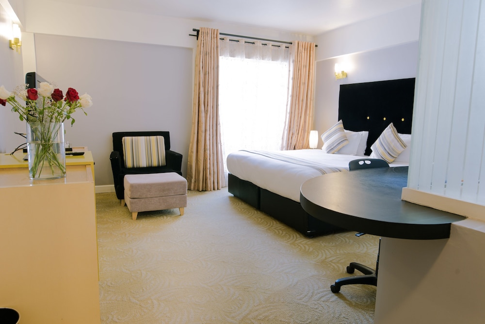DELUXE, DOUBLE BED, GARDEN VIEW