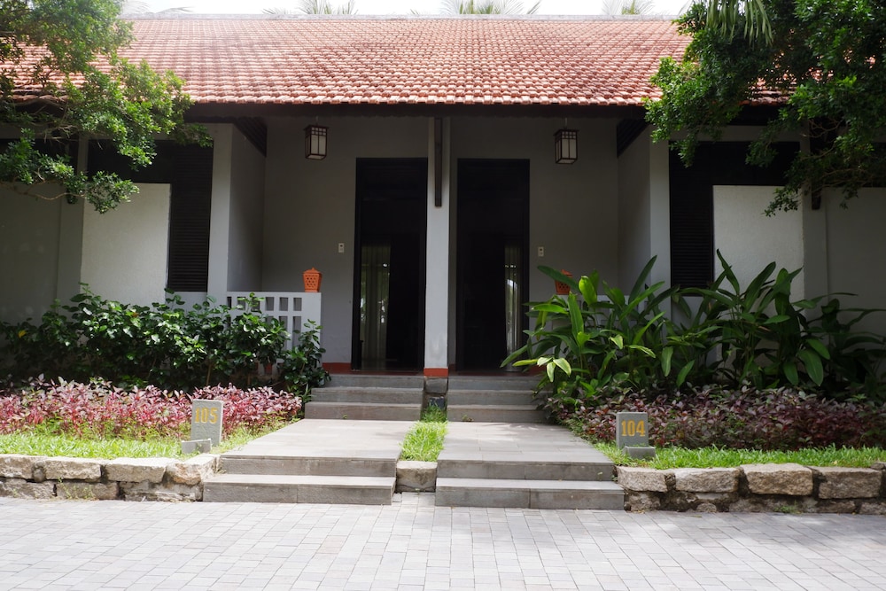 Hoi An Beach Resort 7/70