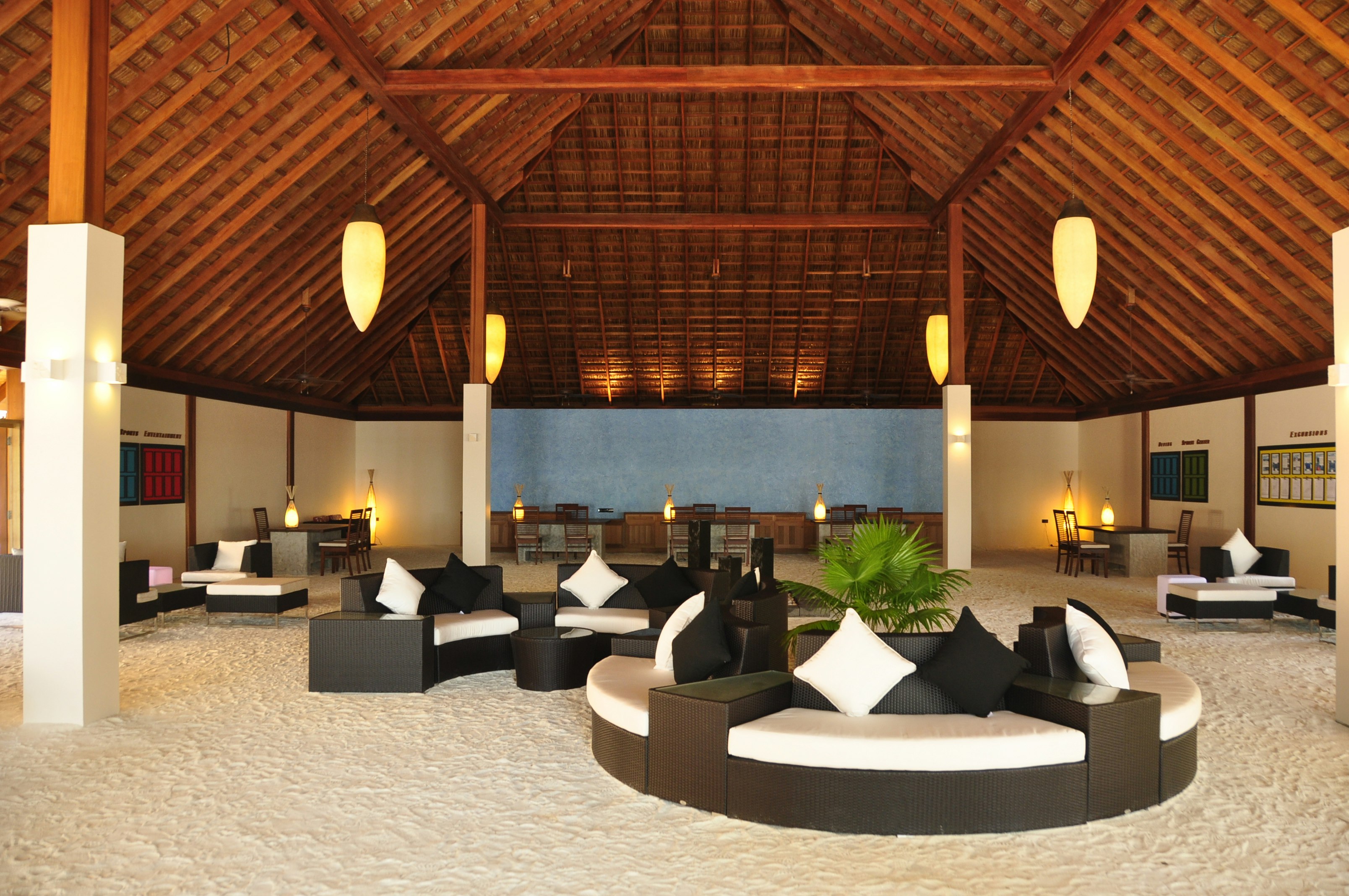Vilamendhoo Island Resort & Spa 241/272