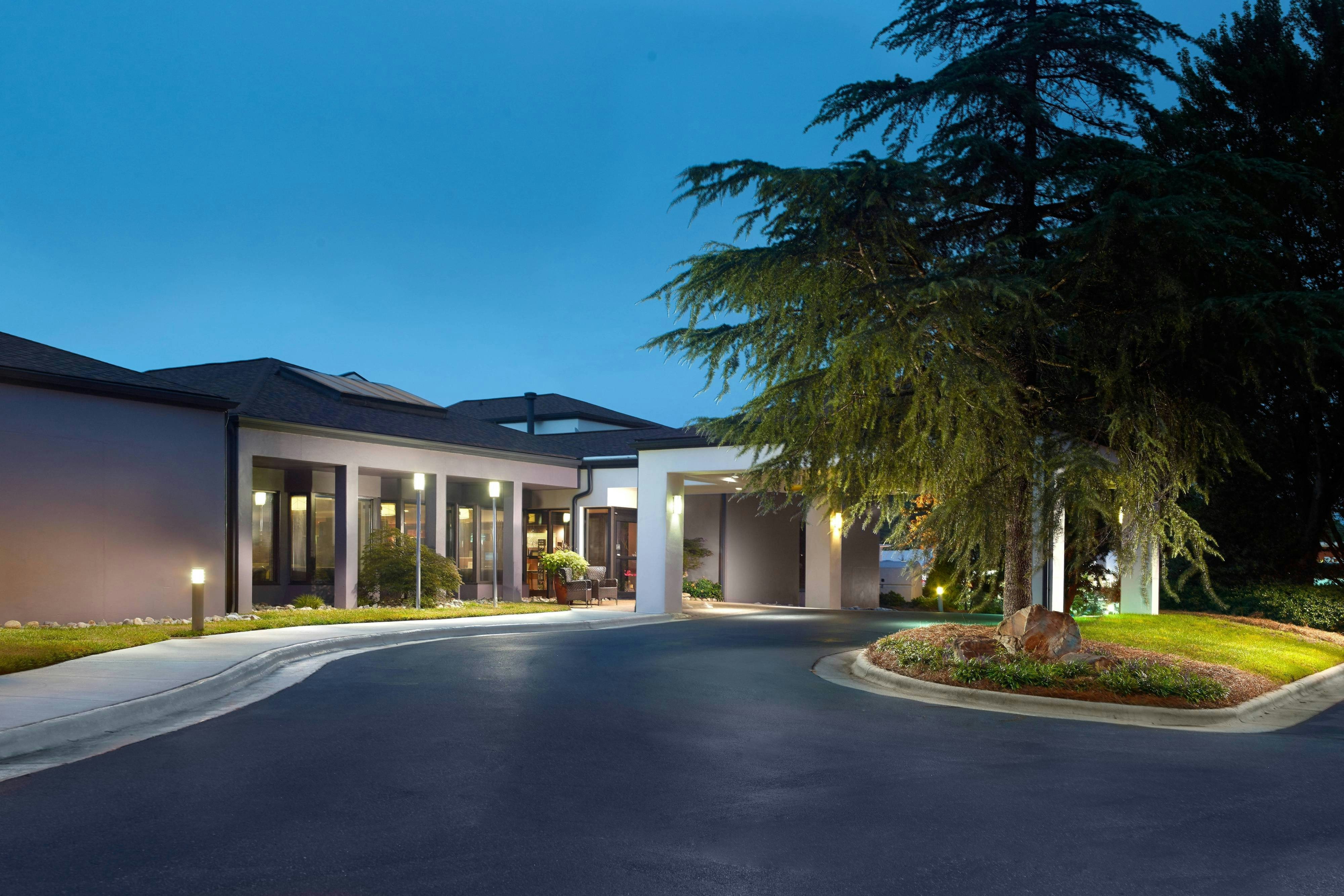 Courtyard By Marriott Raleigh Midtown 10/10