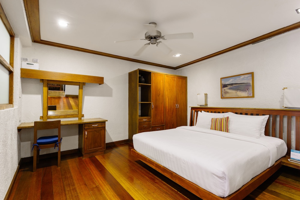 The Strand Boutique Resort 17/75