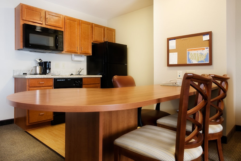 Candlewood Suites Wichita Falls At Maurine Street 36/45