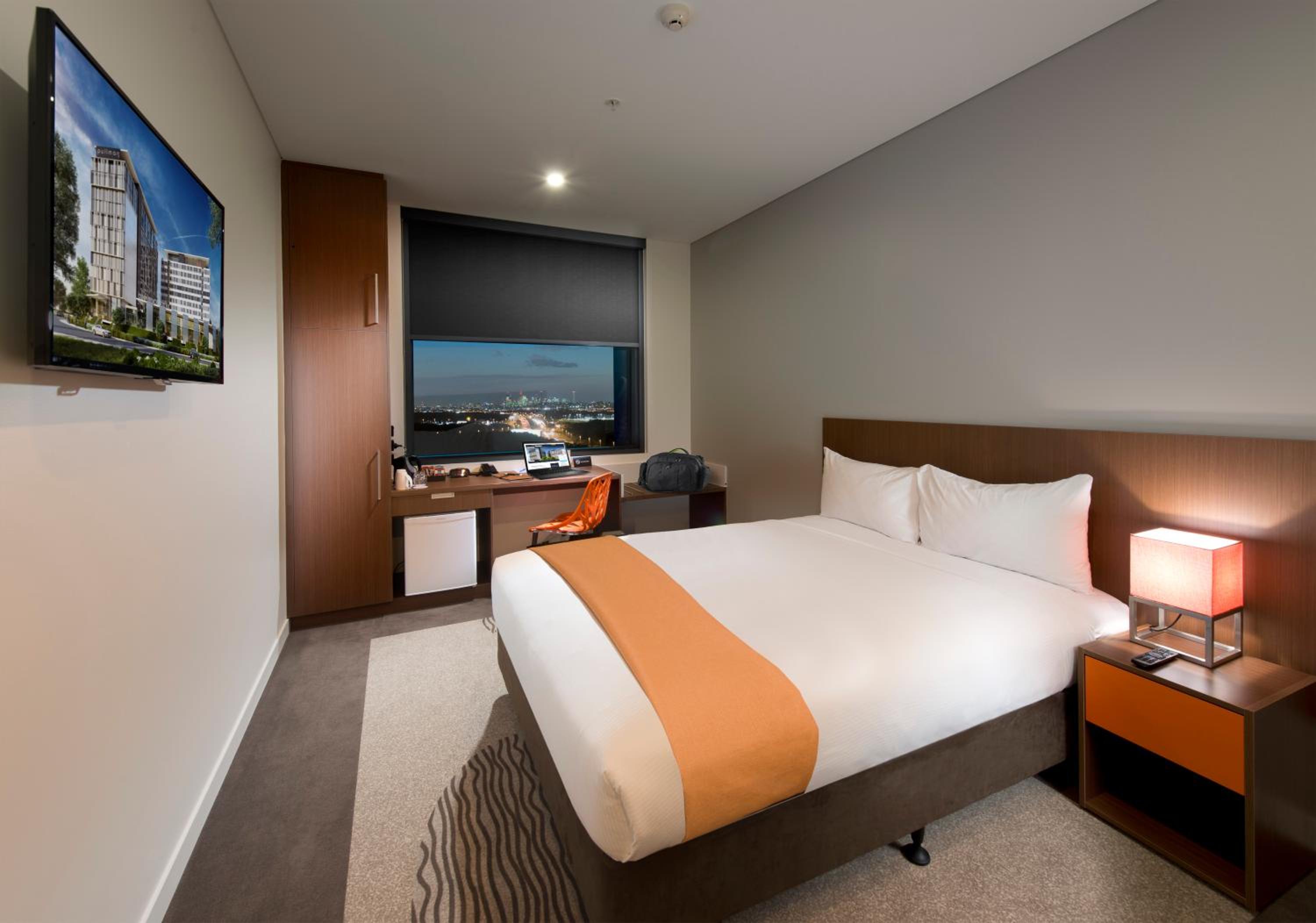 غرفة قياسية بسرير كينج وسرير كوين، ibis Brisbane Airport Hotel 2/5