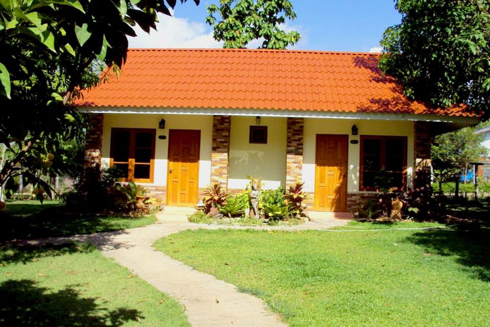 Baan Phuthadol 39/41