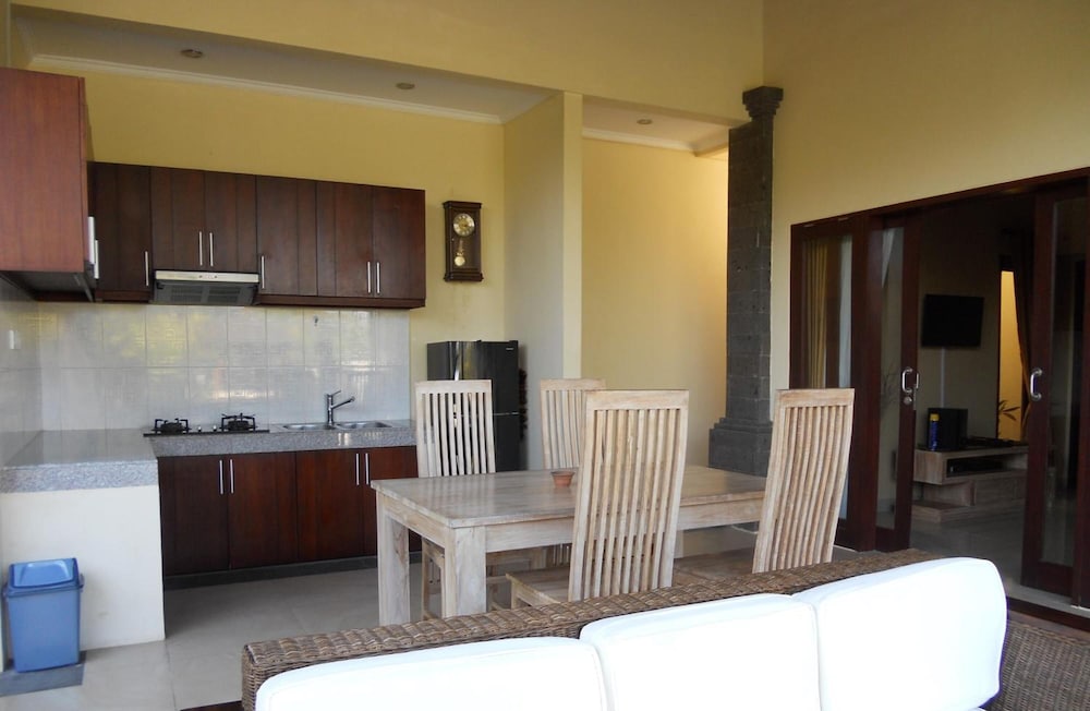 Avisara Villa and Guest House 33/50
