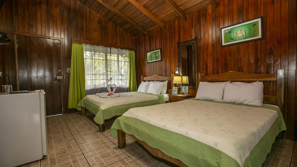 DELUXE, CABIN