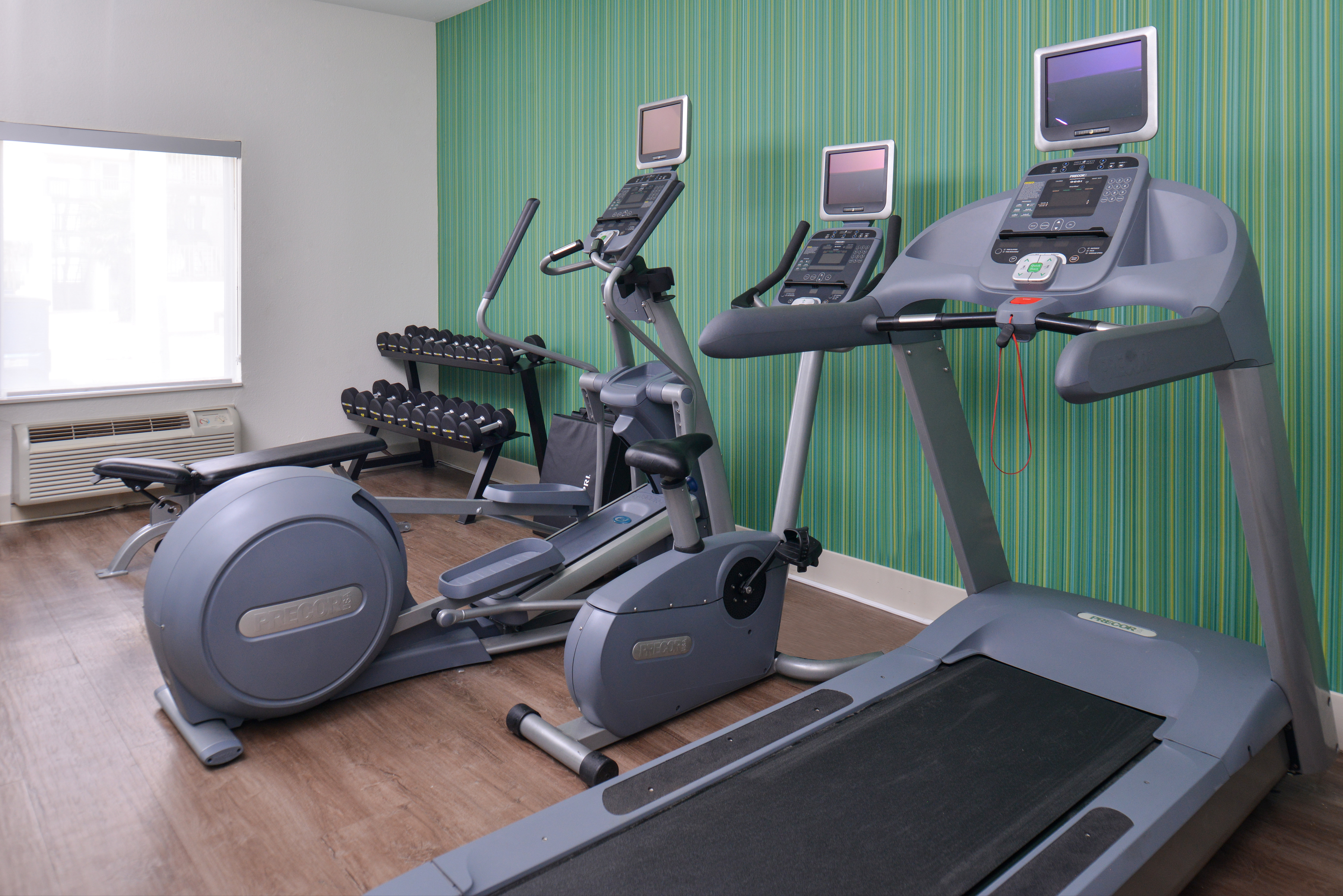 Holiday Inn Express & Suites Corpus Christi-N Padre Island 27/48