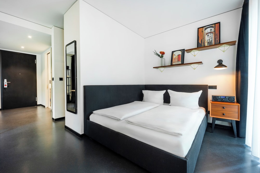 The Spot Serviced Apartments 12/47