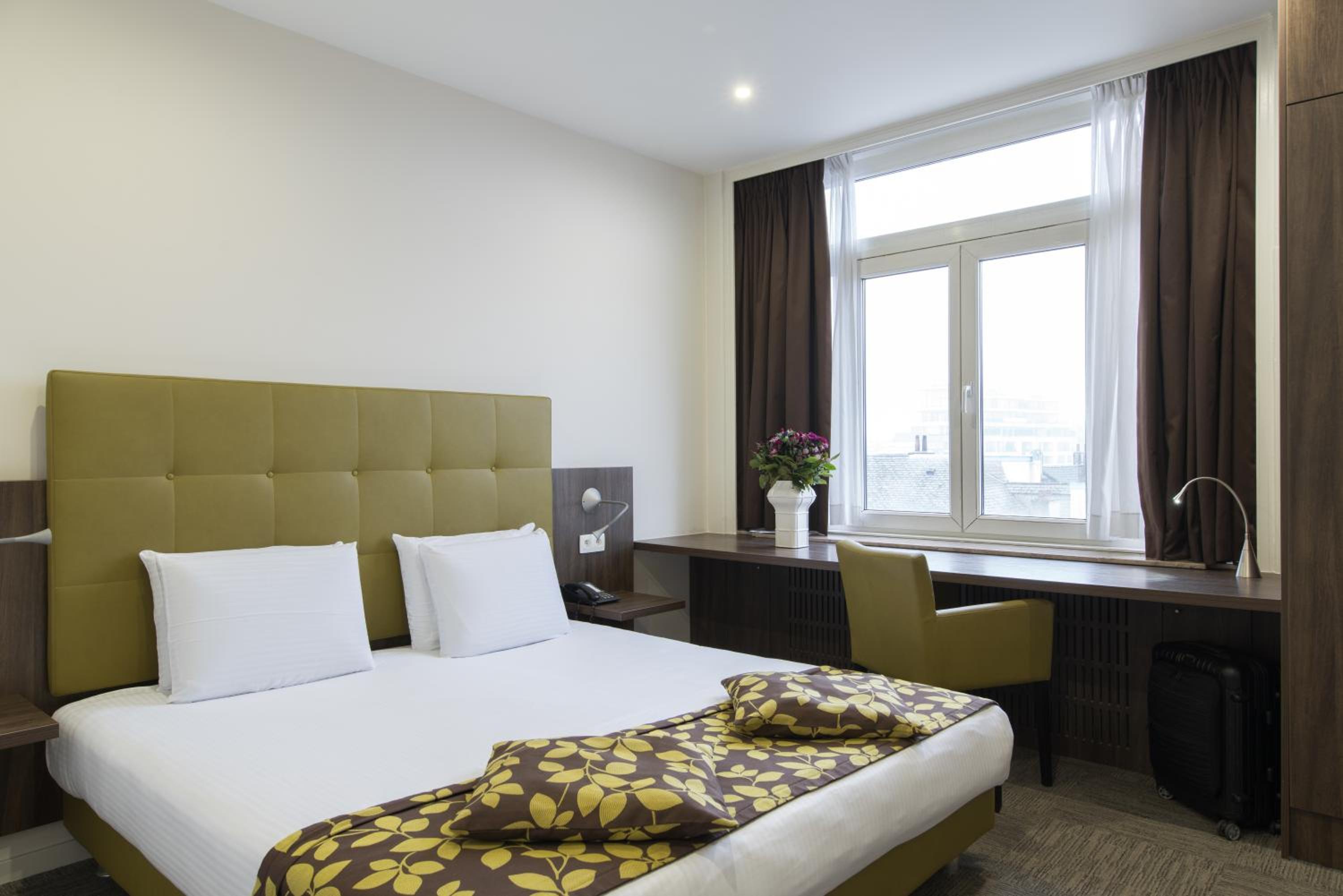 Standard, King Bed