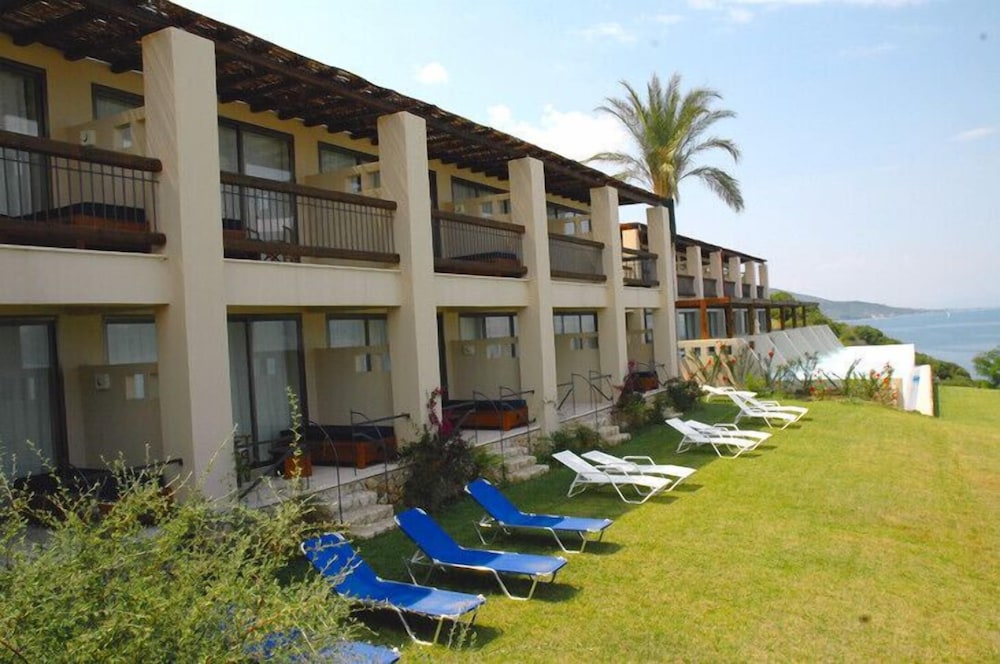 Ionian Blue Bungalows And Spa Resort 58/65