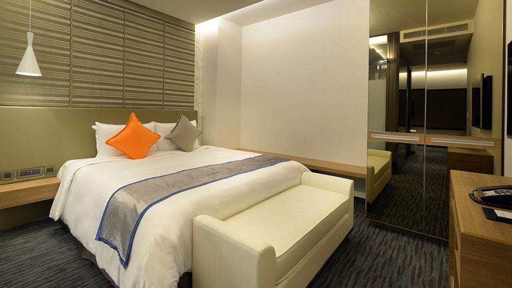 Golden Tulip Glory Fine Hotel 20/60