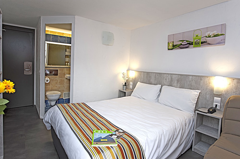 Brit Hotel Bosquet 18/50