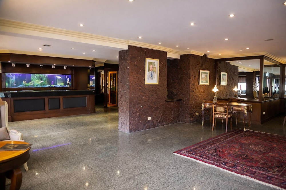 Premier Hill Suites 11/68