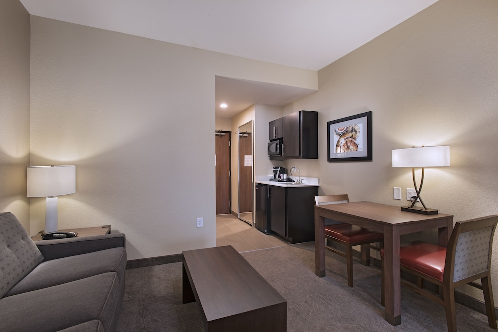 Holiday Inn Express Suites Austin Nw Four Points 30/51