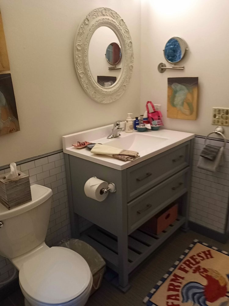 Inn to the Woods Bed and Breakfast 33/33