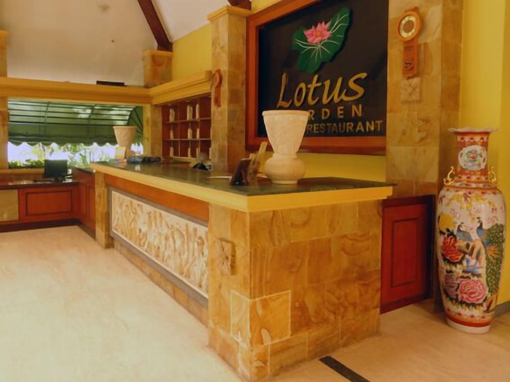 Lotus Garden Hotel 7/43